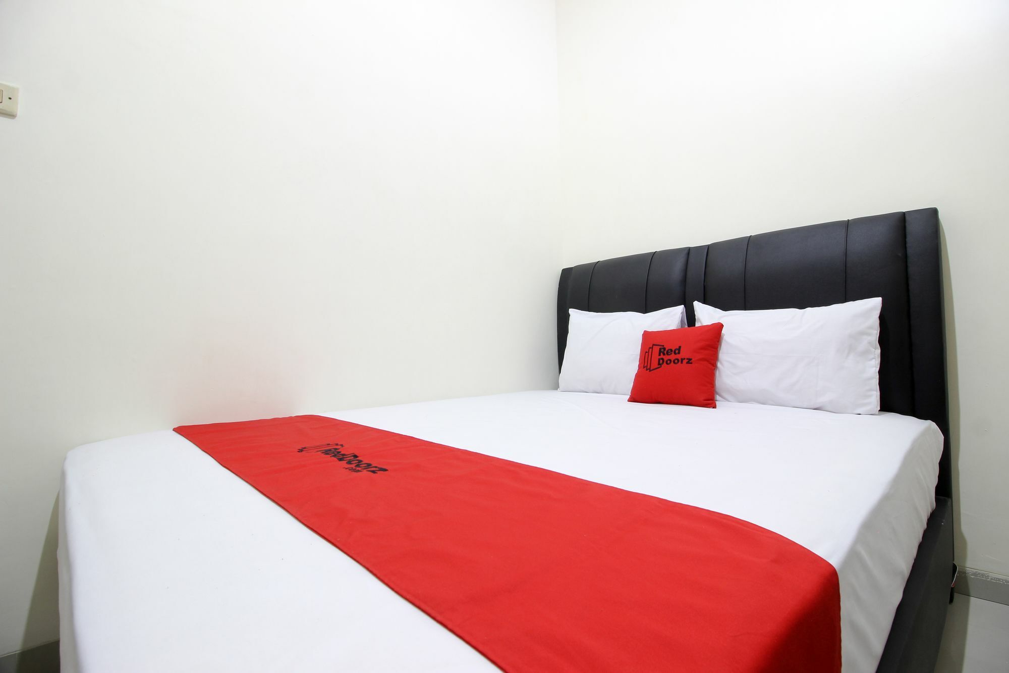 Reddoorz Plus Near Stie Ykpn 2 Maguwo Extérieur photo